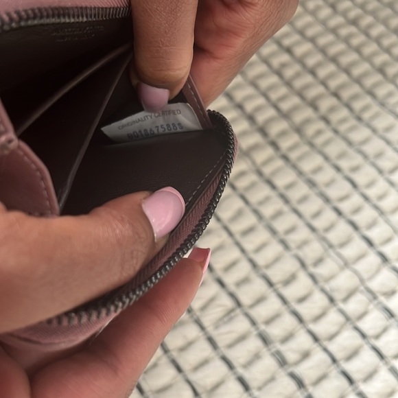 Bottega Veneta zip around wallet - Picture 4 of 6